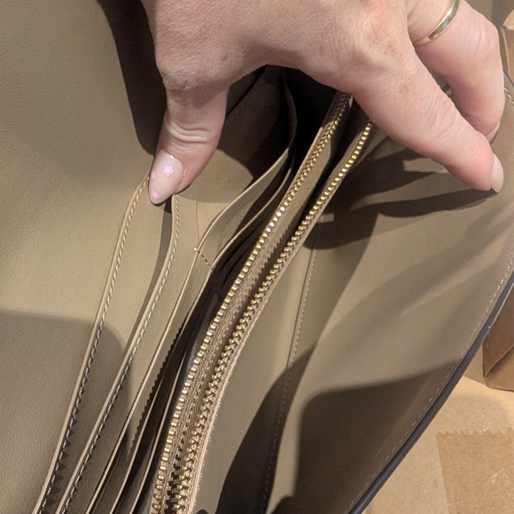 Brand New Coach Beige Floral Women's Bag - Picture 12 of 13